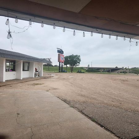 1St Inn By Oyo Quinter Hwy 70 Ks Buitenkant foto