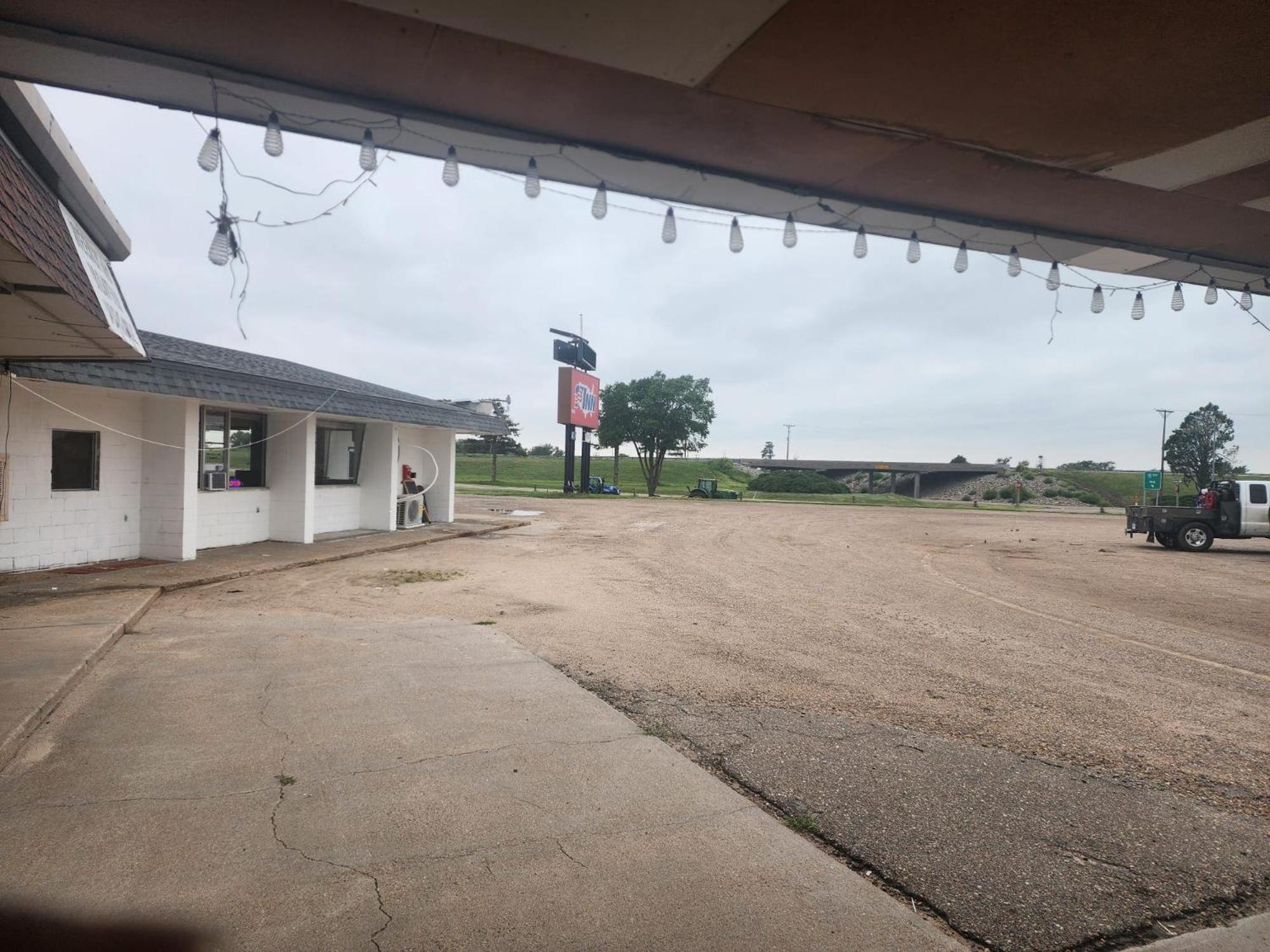 1St Inn By Oyo Quinter Hwy 70 Ks Buitenkant foto