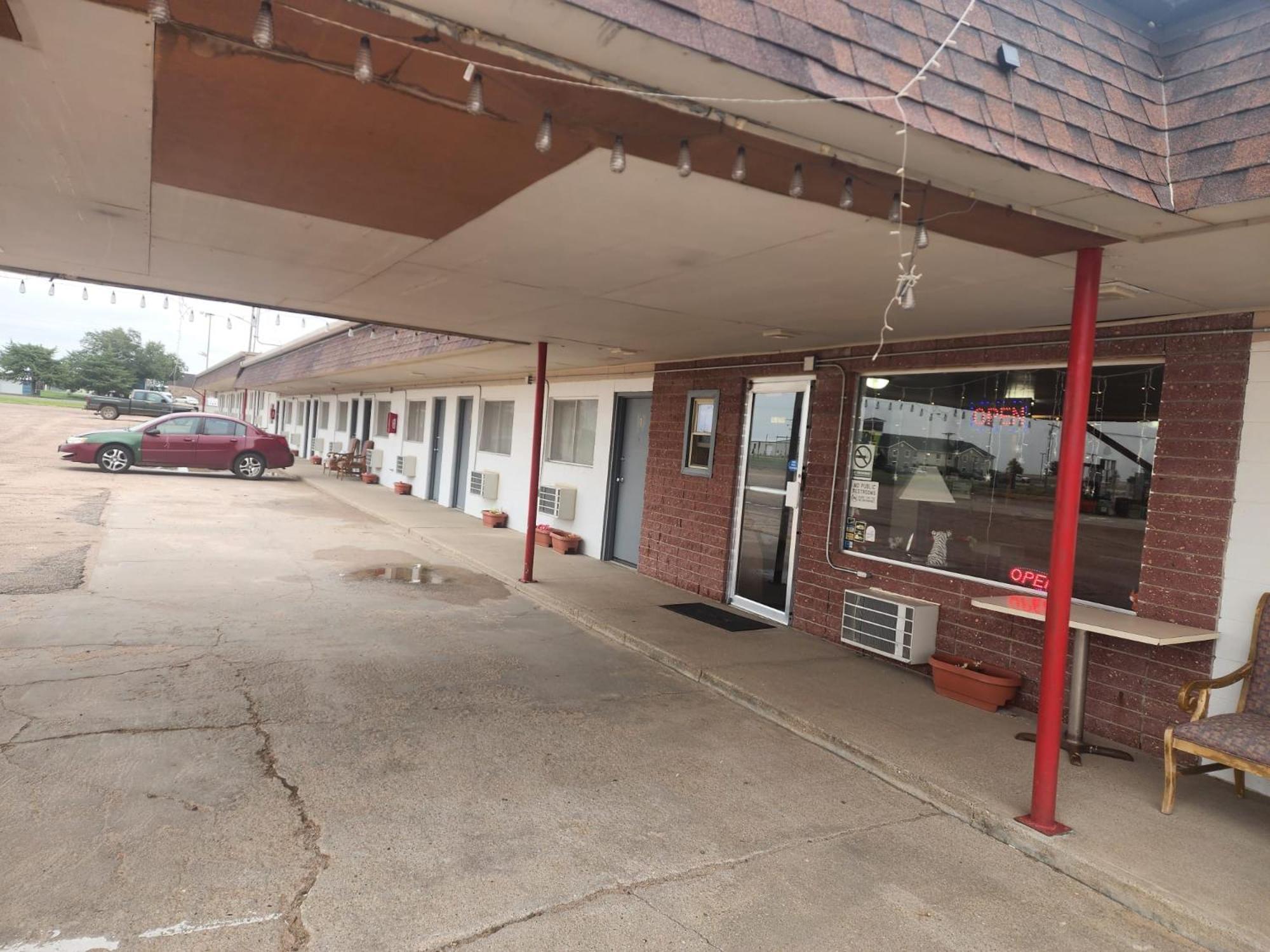 1St Inn By Oyo Quinter Hwy 70 Ks Buitenkant foto